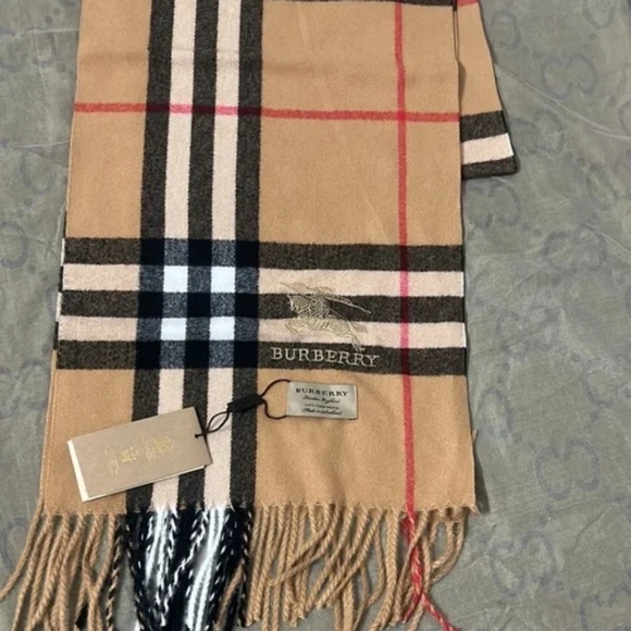 "Fashioned women's tan scarf - Picture 3 of 4